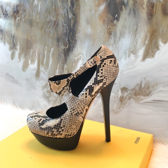 Fendi scarpe Python Platform Heels Eu 395 Us 8 Poshmark Fendi scarpe Python Platform Heels Eu 395 Us 8 395 Poshmark b0a0c0